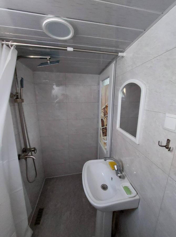 Davids Entire Place Borjomi Ngoại thất bức ảnh