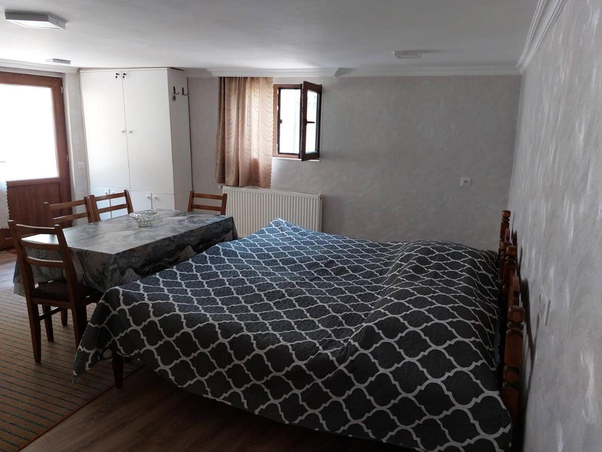Davids Entire Place Borjomi Ngoại thất bức ảnh